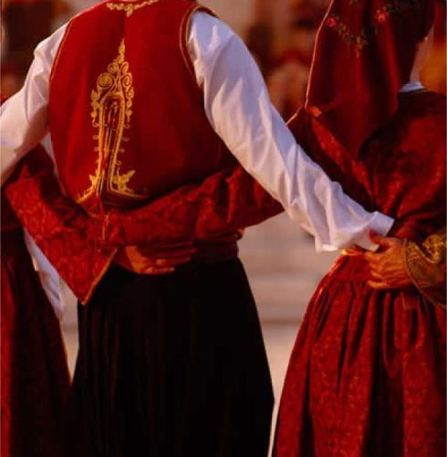 ParadosiakoiXoroi-main